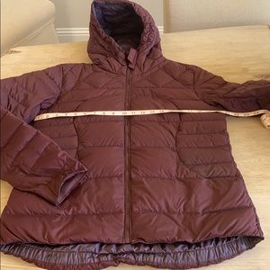 Lululemon maroon hooded puffer jacket size 12.
